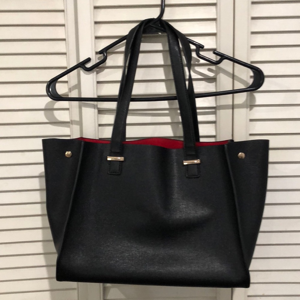 Basic black purse